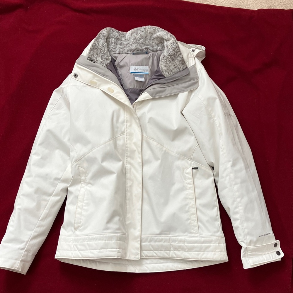 Columbia White Ski Jacket with Gray Lining